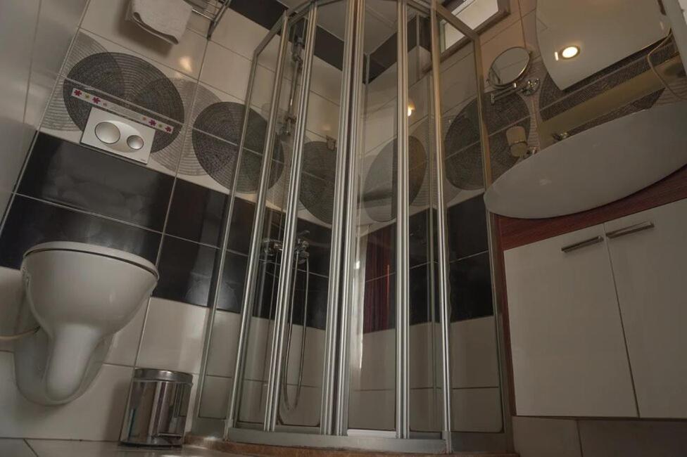 River Hotel مانافجات المظهر الخارجي الصورة
