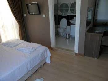 River Hotel مانافجات المظهر الخارجي الصورة
