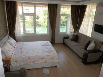 River Hotel مانافجات المظهر الخارجي الصورة