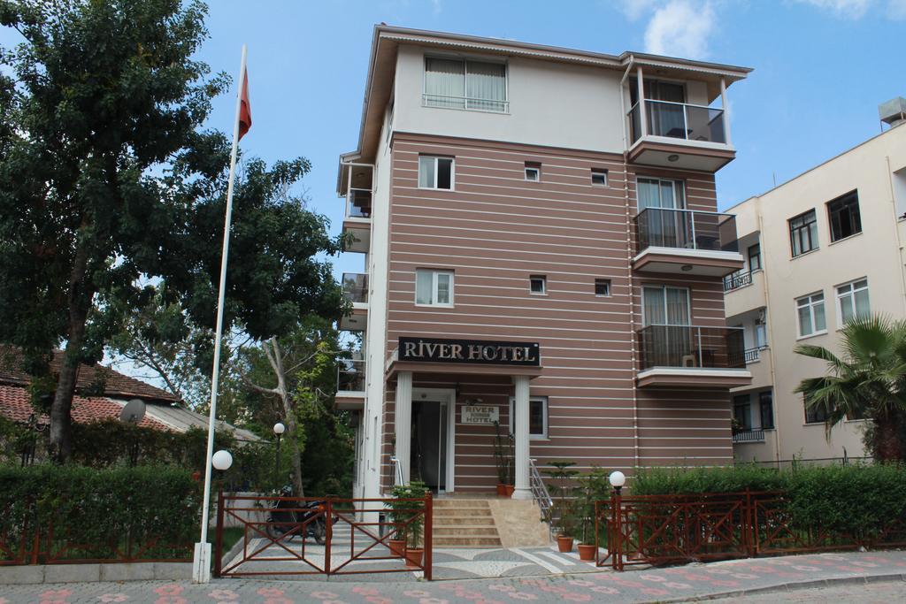 River Hotel مانافجات المظهر الخارجي الصورة